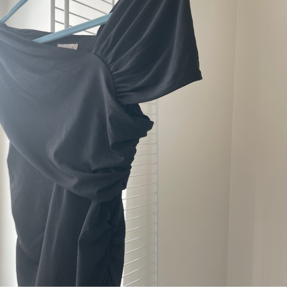 H&M Asymmetrical off-the-shoulder bodysuit - Picture 8 of 16
